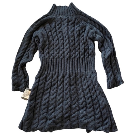 🛍 The CELES Hand Knit Long Sweater - Picture 8 of 10